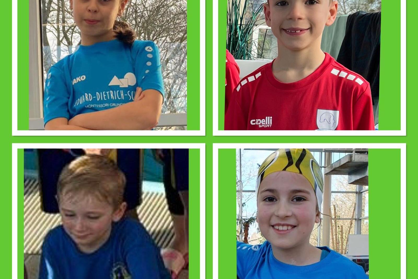 Vier Kinder in Sportbekleidung: zwei in blauen, einer in rotem, einer in gelbem Schwimmkappen, lächeln in verschiedenen Posen.
