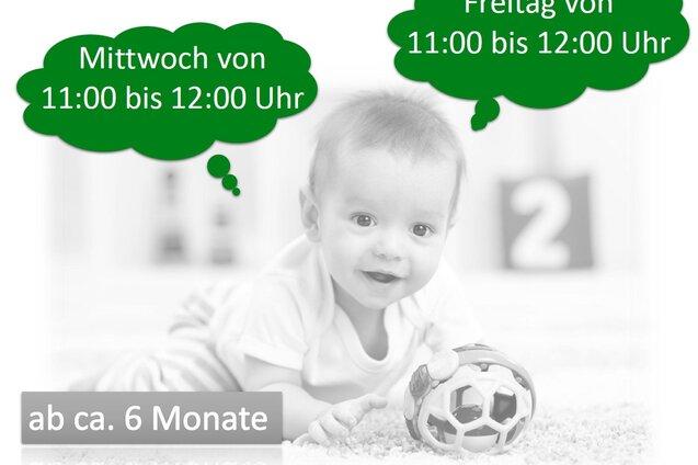 Flyer f&uuml;r Krabbelgruppe mit Zeitangaben und einem l&auml;chelnden Baby, das einen Ball h&auml;lt. Einladung an Eltern zur Teilnahme.