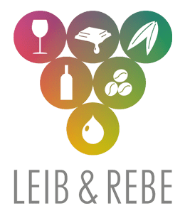 Logo mit Icons f&uuml;r Wein, Schokolade, Oliven, Kaffeebohnen und &Ouml;l, darunter der Schriftzug &bdquo;LEIB & REBE&ldquo;.